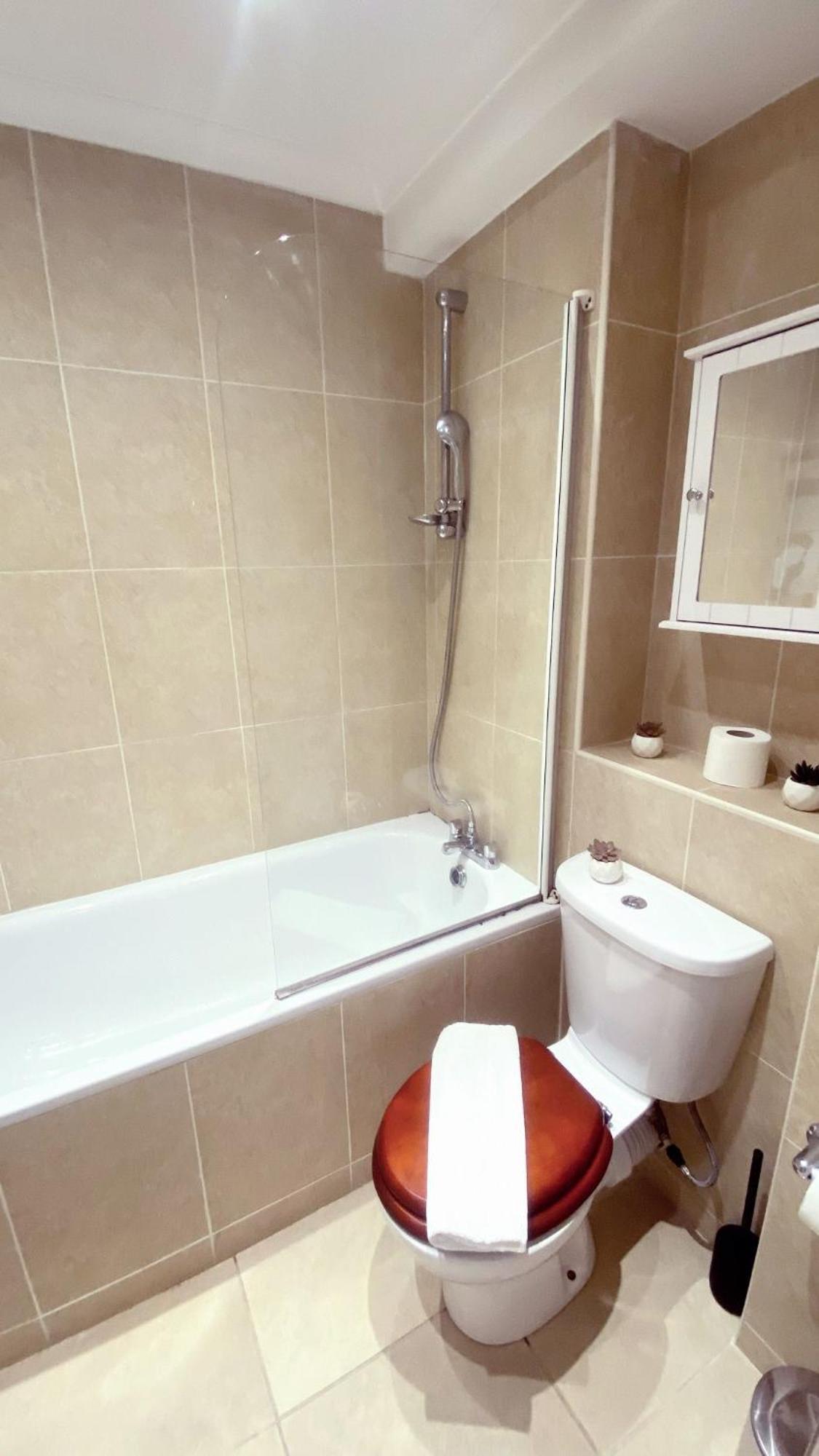 Appartement Spacious 2-bedroom, 2-bath Flat With Traditional Decor And Extra Sleeping Capacity In Chelsea *