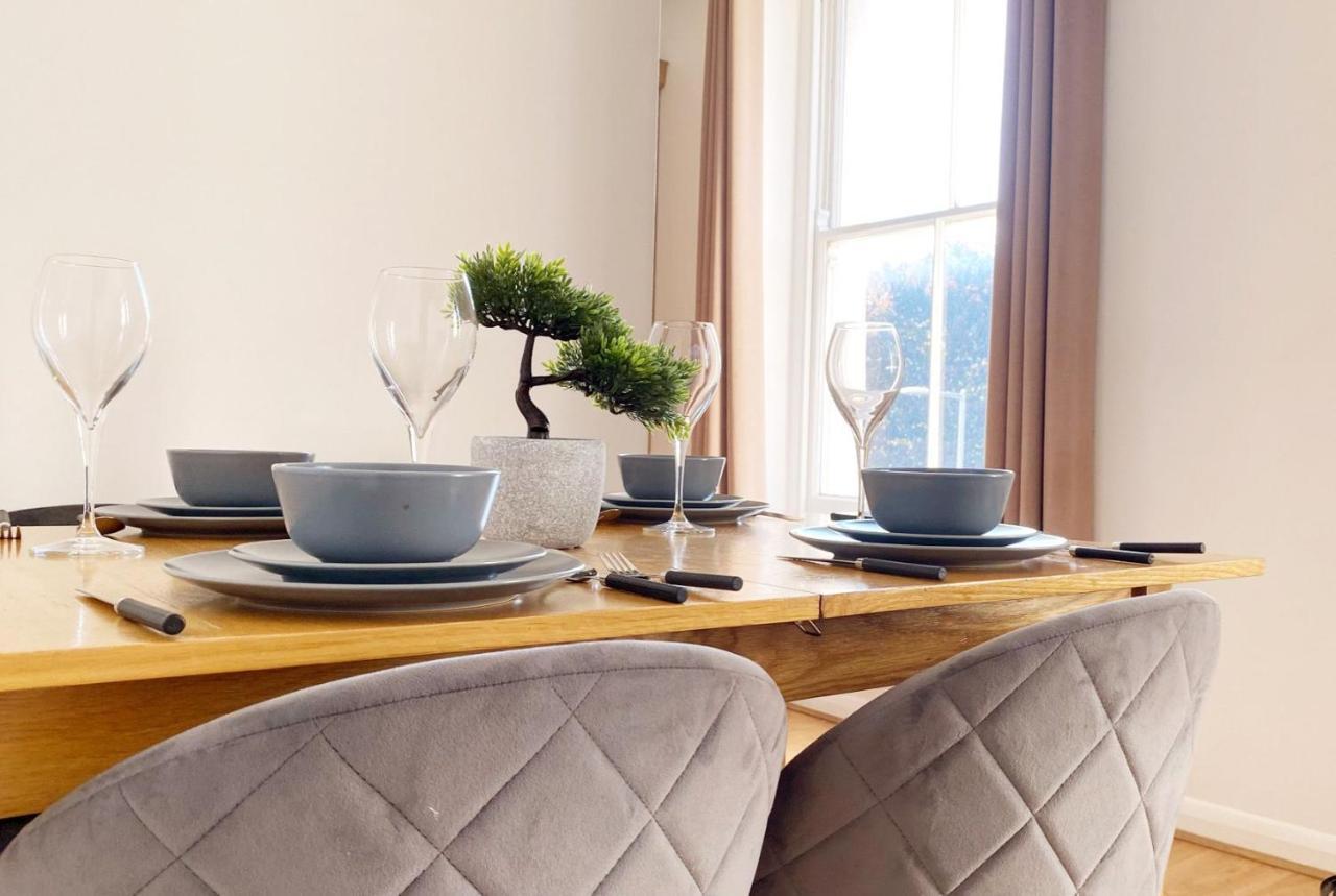 Spacious 2-bedroom, 2-bath Flat With Traditional Decor And Extra Sleeping Capacity In Chelsea Appartement
